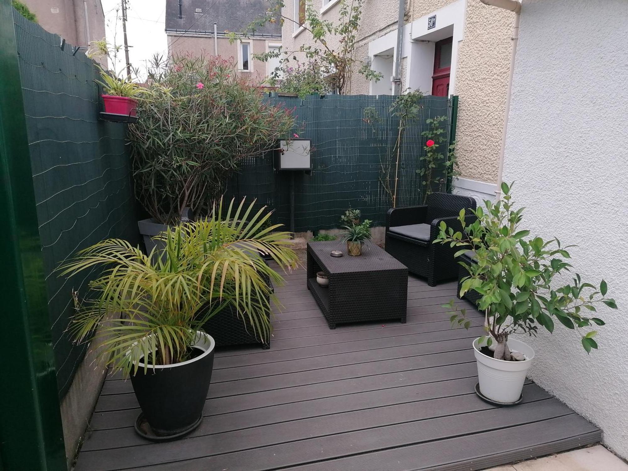Appart T2 Avec Cour Tours Exterior photo